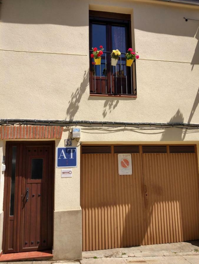 Apartamento Ciudad Monumental Caceres Exterior photo